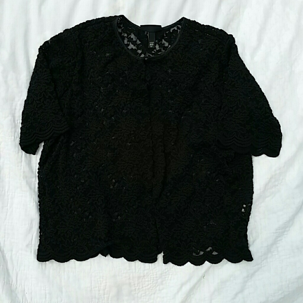 Dressbarn Black Lace Short Sleeve Shrug